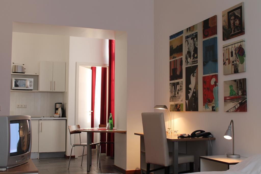 Gls Studio Hotel Βερολίνο Δωμάτιο φωτογραφία